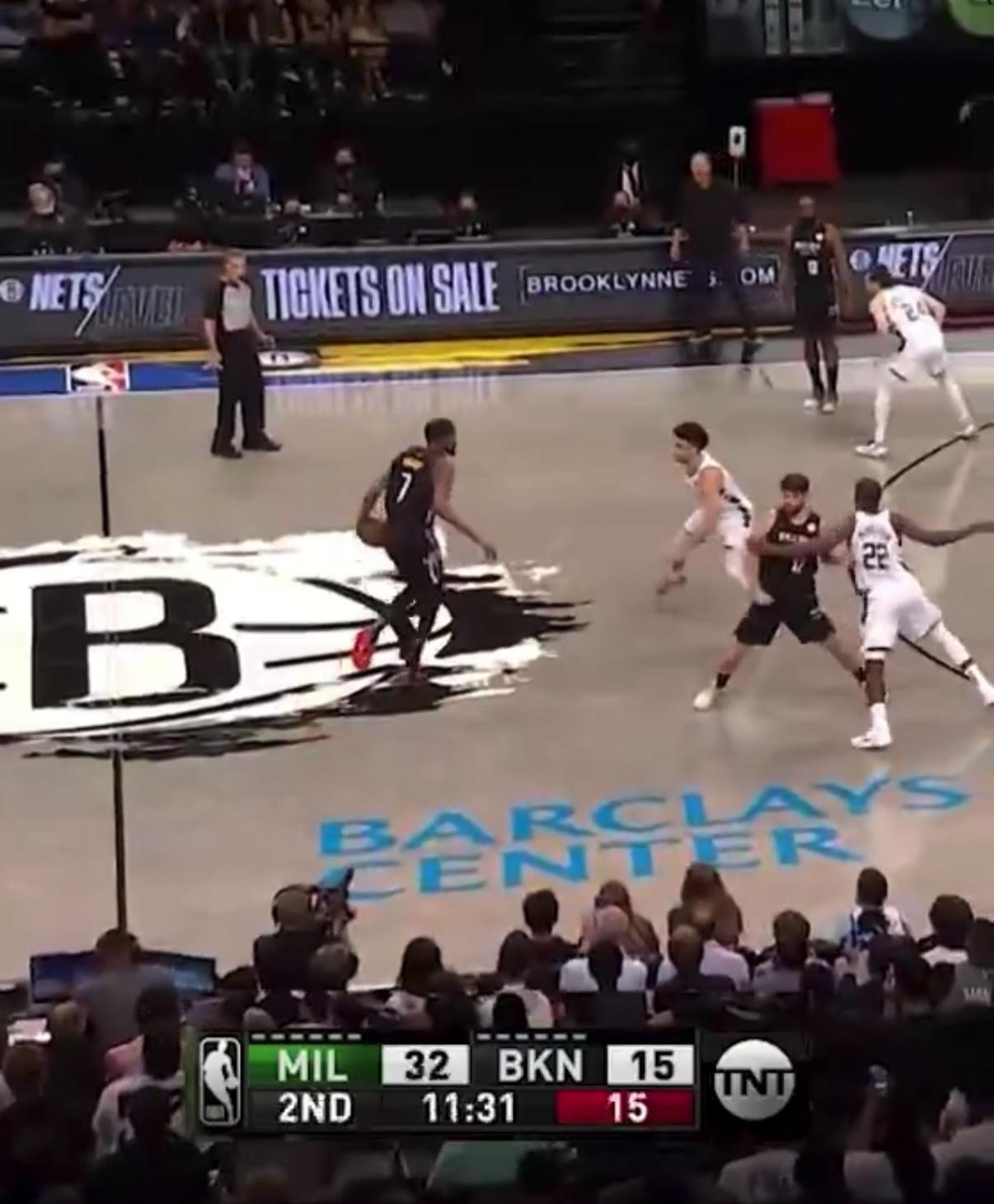 包含奥兰多魔术迎NBA季后赛关键赛；今晨遗憾出局；球迷炸锅；轮换策略成焦点的词条