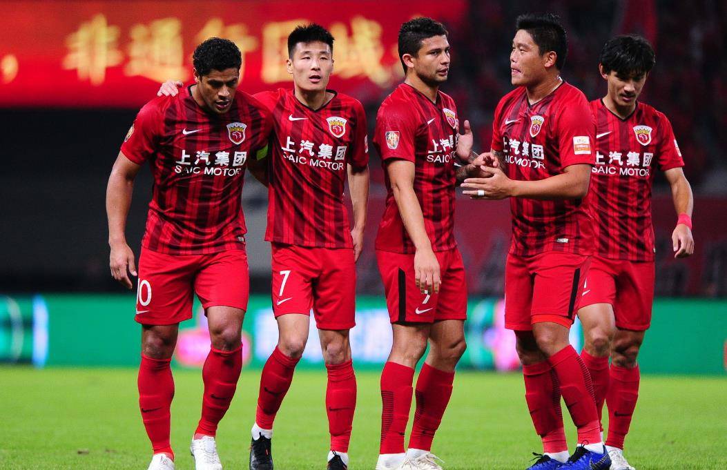 欧联倒计时;夏洛特黄蜂关键时刻调整名单;细节引发关注;赛场秩序良好;临场指挥获称赞(欧联36强出炉) 欧联倒计时;夏洛特黄蜂关键时刻调整名单;细节引发关注;赛场秩序良好;临场指挥获称赞(欧联36强出炉)